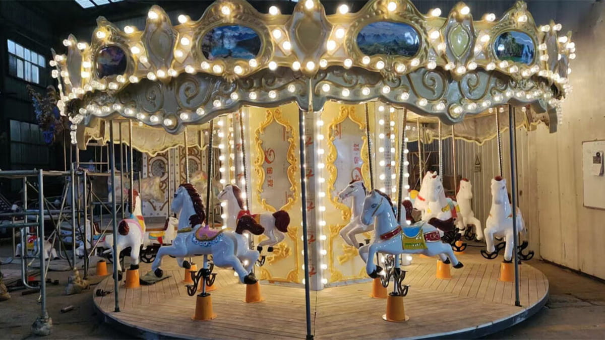 Russian Customer Order Completed for 16 Seat Carousel and Self Control Airplane Ride