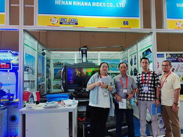 Customers photo with rihana rides sales at fun-asia-expo-2024