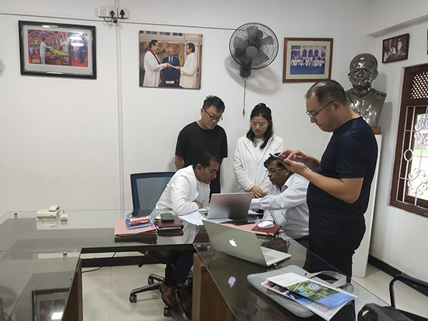 Discussing the amusement park plan with Sri Lankan customers