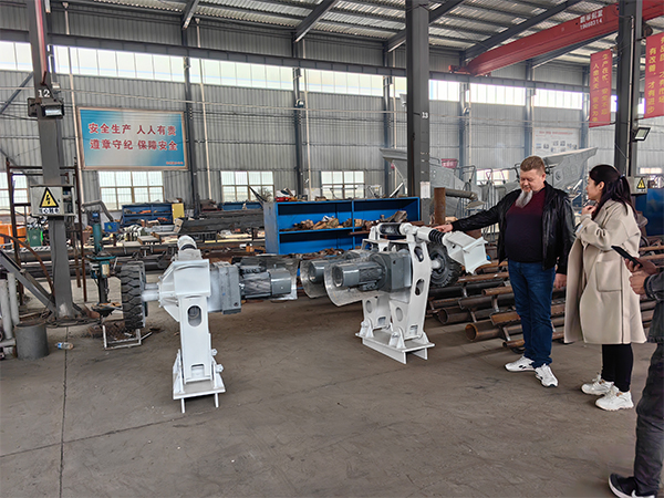 Russian customers visit the factory